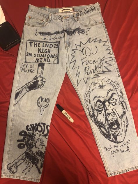 Punk Painted Jeans, Pants With Drawings On Them, Jeans Art Ideas, Custom Clothes Aesthetic, Punk Gift Ideas, Drawing On Pants, Customize Pants, Diy Painted Jeans, Art On Pants