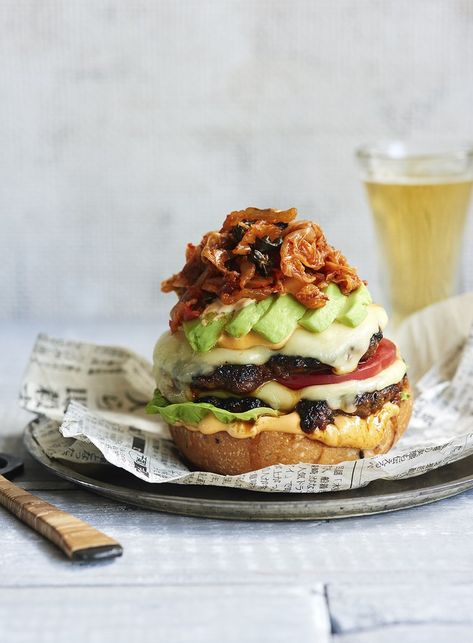 Beef and Kimchi Burgers Kimchi Burger, Baked Panko Chicken, Dish Magazine, Delicious Burger Recipes, Melting Cheese, Caramel Treats, Chicken Katsu, New Zealand Food, Beef Burger