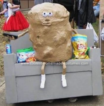 Couch Potato Costume: I began working on this couch potato costume in September 2007.  My little brothers have a most creative Halloween Costume Contest at their school so we Couch Potato Costume, Potato Costume Diy, Pun Halloween Costumes, Potato Costume, Pun Costumes, Punny Halloween Costumes, Most Creative Halloween Costumes, Proud Of Yourself, Cool Couches