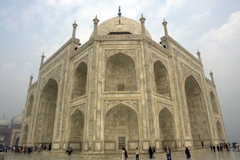 Wallpapers High Quality, Mughal Architecture, Famous Monuments, The Taj Mahal, Architecture Painting, Amazing Buildings, Beautiful Places On Earth, Travel And Tourism, Magical Places