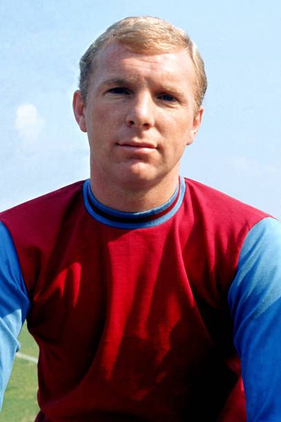 England Pictures, Celeb Portraits, West Ham Fans, A Love Supreme, Bobby Moore, West Ham United Fc, Football Players Images, Football Stuff, Football Legends