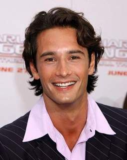 rodrigo santoro - Ask.com Image Search Top Haircuts For Men, Rodrigo Santoro, Corte De Cabelo Masculino, Love Actually, Romantic Movies, Hot Actors, Handsome Actors, Most Beautiful Man, Good Looking Men