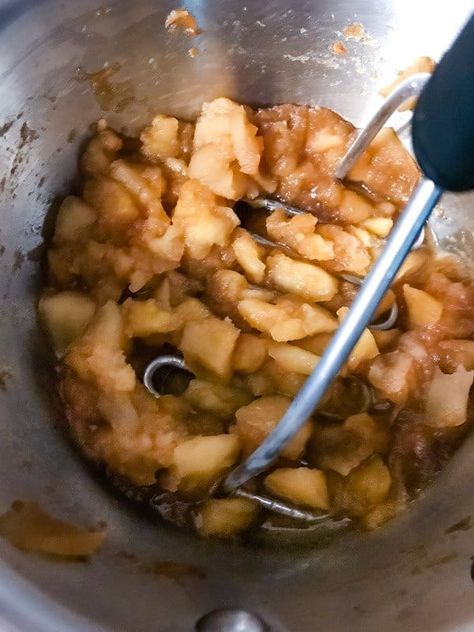 Small Batch Applesauce, Making Applesauce, How To Make Applesauce, Amazing Chocolate Cake Recipe, Homemade Applesauce, Pickling Jalapenos, Cooked Apples, Sweet Sauce, Recipe Notes