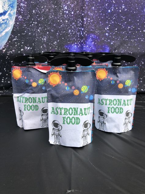 Space Themed Birthday Party Gift Bags, Space Birthday Party Favors Gift Bags, Space Theme Goodie Bag, Astronaut Party Ideas, Space Theme Party Favors, Space Party Food, Astronaut Food, Fruit Pouches, Bday Party Kids