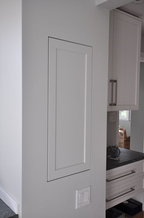 Niche closed Access Door In Drywall, Tv Joinery, Recessed Wall Shelves, English Cafe, Recessed Niche, Attic Door, Recessed Storage, Cork Floor, Pantry Layout