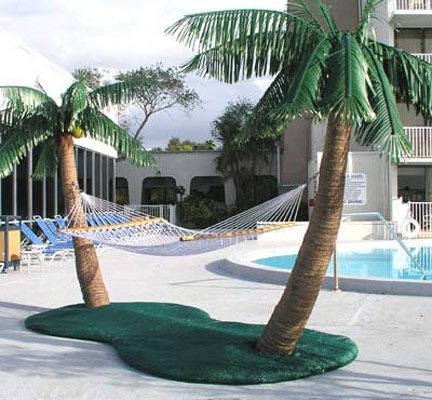 Palm Tree Hammock, Backyard Trees Landscaping, Hammock Area, Palm Trees Garden, Garden Decks, Tree Hammock, Fake Palm Tree, Palm Tree Decorations, Ideas For Backyard