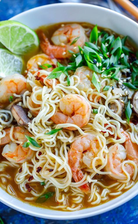 Sriracha Shrimp Ramen Noodle Soup Ramen Noodle Recipes Soup, Koreansk Mad, Sriracha Shrimp, Shrimp Ramen, Ramen Recipes Easy, Easy Ramen, Shrimp Noodles, Food Seafood, Homemade Ramen