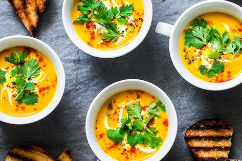 Chilli Relish, Carrot Ginger Soup Recipe, Chilli Soup, Coconut Soup Recipes, Sweet Potato Soup Recipes, Light Dinner Recipes, Reheat Chicken, Butternut Squash Recipes Soup, Squash Soup Recipe