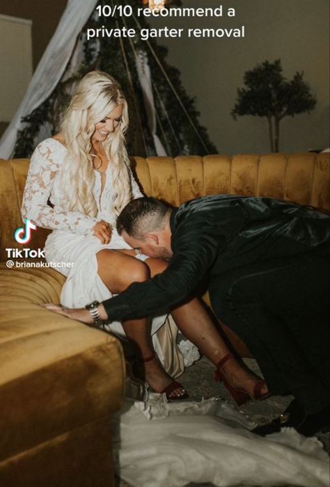 Groom Taking Off Garter Wedding Photos, Private Garter Removal Photos, Garter Wedding Removal, Garter Removal, Wedding Picture Poses, Wedding 2025, Wedding Garter, Wedding Picture, Picture Poses