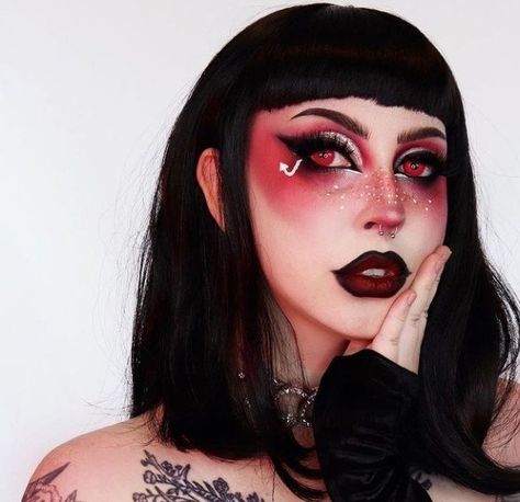 Devil Makeup Looks Halloween, Simple Devil Makeup Halloween, Pretty Devil Makeup, Devil Makeup Halloween Pretty, Demonic Makeup, Devil Costume Makeup, Devil Make Up, Glam Demon Makeup, Red Demon Costume