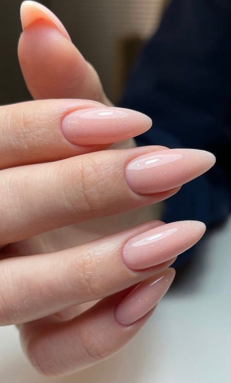 Delicate Nails Classy Short, Plain Almond Nails Simple, Ongles Beiges, Gel Toe Nails, Sassy Nails, Casual Nails, Almond Acrylic Nails, Short Acrylic Nails Designs, Pink Nail