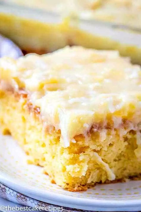 Pineapple 7UP Cake - The Best Cake Recipes {Cakes for All Occasions} 7up Cake Recipe, 7up Cake, Cooked Frosting, 7 Up Cake, The Best Cake Recipes, Up Cake, Cake Mini, Pineapple Recipes, 7 Up