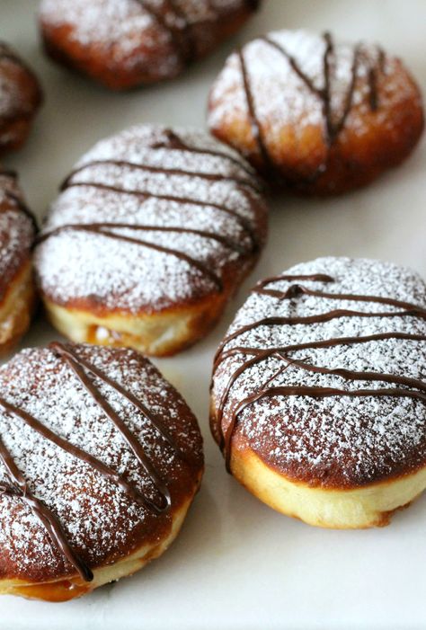 Doughnuts Aesthetic, Caramel Doughnuts, Croissant Donut, Donut Cupcakes, Breakfast Soup, Dream Food, Healthy Lunch Meal Prep, Random Aesthetics, Not Talking