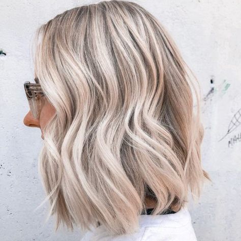 17 Ash Blonde Balayage Hair Colors You'll Want to Copy Blonde Hair Color Balayage, Blonde Balayage Hair, Blonde Platinum, Medium Ash Blonde, Ash Blonde Hair Colour, 13x4 Lace Front Wig, Ash Blonde Balayage, Balayage Blonde, Ash Blonde Hair