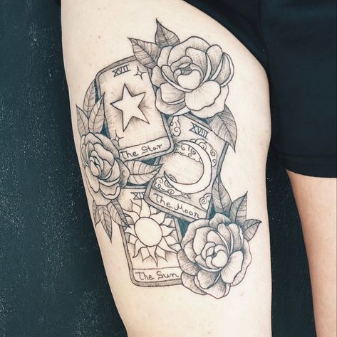 Tattoo Tarot cards and peony on thigh star, moon, sun Sun Moon And Star Tarot Card Tattoo, The Star Tarot Tattoo Design, Tarot Tattoo Moon, Star Tarot Tattoo, The Star Tarot Tattoo, Tattoo Tarot Cards, Tattoo On Thigh, The Star Tarot, Tarot Card Tattoo