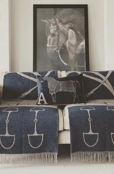 Equestrian Room Ideas Bedrooms, Equestrian Office, Equestrian Bedroom, Hermes Horse, Horse Themed Bedrooms, Barn Office, Metal Table Decor, Equestrian Design, Barn Apartment