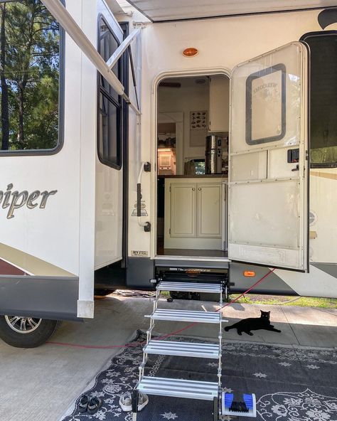 Remodeled fifth wheel for a family of 5 Fifth Wheel Front Living Room Remodel, 5th Wheel Camper Remodel, Fifth Wheel Remodel, Remodeled Rv, 5th Wheel Living, Living Van, Fifth Wheel Living, Rv Interior Design, Camper Redo