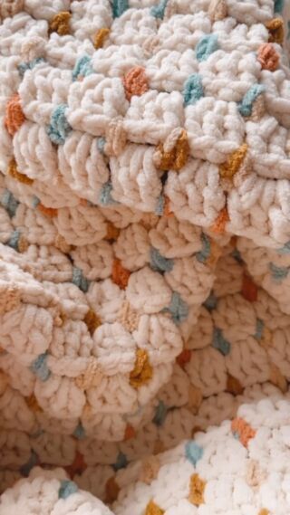 Stunning Crochet Cloud blanket in worsted weight yarn - CJ Design Blog Stunning Cloud Blanket, Cloud Blanket Crochet Pattern, Crochet Cloud Blanket, Caron Cloud Cakes Patterns, Stripes Crochet Blanket, Crochet Blanket Free Pattern, Beautiful Crochet Blanket, Crochet Cloud, Cj Design