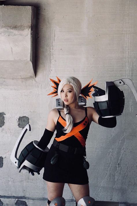 Bakugou from Boku no Hero Academia Female Bakugou, Bakugo Cosplay, Hero Academia Cosplay, Bakugou Cosplay, Boku No Hero, Images Photos, Boku No Hero Academia, Hero Academia, Bing Images