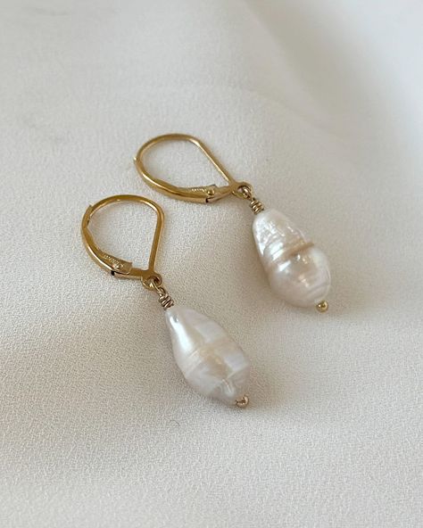 Minimal handmade 14k Gold Filled Pearl dangle drop Earrings @michelleljewelry Etsy, Instagram , Pinterest Bridal Accessory, June Birthstone Jewelry, Pearl Hoop Earrings, Bridal Look, June Birthstone, Stunning Jewellery, June Birth Stone, Bridesmaid Gift, Bridal Looks