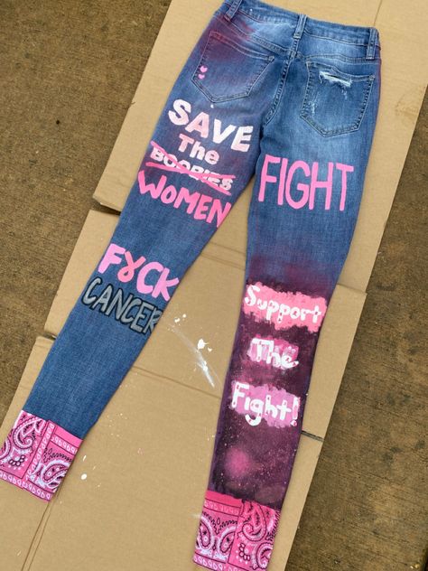 Pink Out Jeans Painted, Diy Gifts To Sell, Diy Pants, Walking Outfits, Pink Out, Diy Clothes Design, Painted Jeans, Jeans Diy, Pink Parties