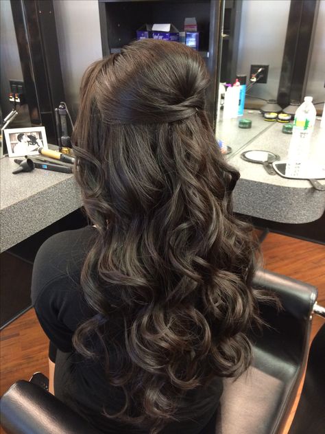 Half Up Half Down Wedding Hair Dark Brown, Wedding Strapless Dress Hairstyles, Hairstyle Half Up Half Down Wedding, Hairstyles For Fancy Events, Hair Looks For Prom, Haircuts Fringe, Elegant Prom Hair, Updo Long Hair, Elegant Prom Hairstyles