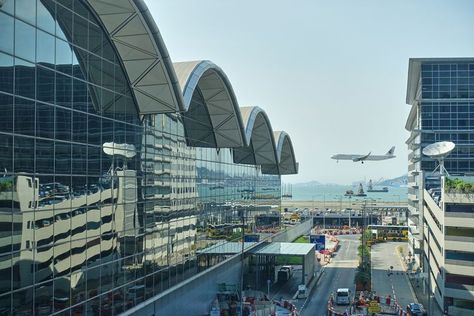 Everything You Need to Know About Hong Kong Airport Perth Travel, Hong Kong Airport, Airport Guide, Singapore Changi Airport, Hong Kong International Airport, Sanibel Island Florida, Vegas Hotel, Nightlife Travel, Worlds Best