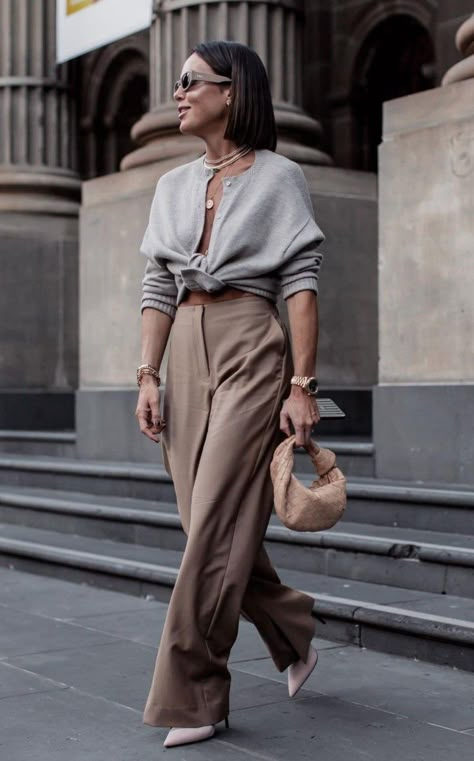 2023 Office Style, Street Style Chic 2023, Loft Petite Outfits, March Nyc Outfits Street Styles, Edgy Chic Fall Outfits, Women Winter Outfits 2023, Chic Street Styles 2023, Dressy Streetwear Fashion, Spring Street Style 2023 Women