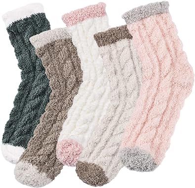 Who doesn't love warm fuzzy socks?! Perfect for lounging at home with a good book and some hot tea or watching your favorite Netflix show. Try them out they are so comfortable. Cosy Socks, Bed Socks, Fluffy Socks, Soft Sock, Fuzzy Slippers, Fuzzy Socks, Cozy Socks, Winter Socks, Socks For Women