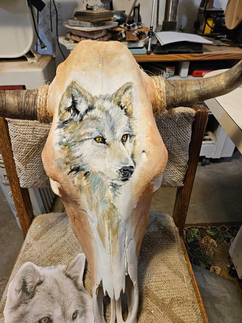 Painted Bison Skull, Skull Mount Ideas, Decorative Skulls, Painted Deer Skulls, Painted Animal Skulls, Deer Skull Art, Painted Skulls, Skull Ideas, Animal Mounts