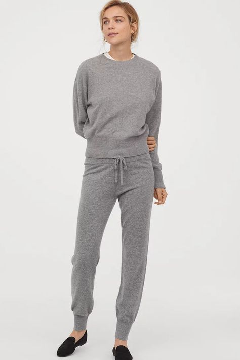 Cashmere Loungewear, Winter Shopping, Tapered Joggers, Joggers Outfit, Popsugar Fashion, Sweater Fashion, Comfy Outfits, Fashion Company, Tapered Legs