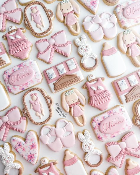 Airbrushed Cookies, Girly Baby Shower Themes, Baby Shower Decorated Cookies, Baby Shower Cookies Neutral, Special Cookies, Cookies Theme, Baby Birthday Decorations, Royal Icing Transfers