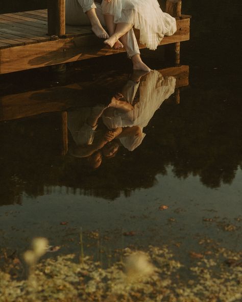 Golden hour straight out of a movie! These two filled out my application to model for one of my creative couples sessions and boy did they deliver 🥹 Cinematic, romantic, seriously a dream session! #authenticlovemag #cinematicphotography Cinematic photographer | Kentucky photographer | Indiana photographer | wedding photographer | Documentary Photographer | lake photos | couples photos | couples photographer | looks like film | storytelling photography | cinematic | fall photographer | su... Golden Hour Cinematic, Lake Romance Aesthetic, Fall In Movies, Couples Session Ideas, Fall Documentary Photography, Lake Photoshoot Ideas Family, Water Film Photography, Magical Couple Photography, Moody Anniversary Photos