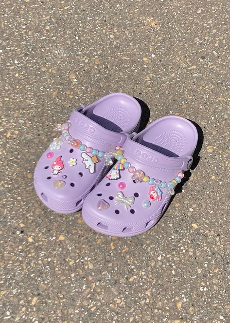 Pure Water Crocs Outfit, Lavender Crocs With Charms, Lilac Crocs With Charms, Cute Charms For Crocs, Lavender Crocs With Jibbitz, Purple Crocs With Jibbitz, Crocs Charms Aesthetic, Preppy Crocs, Crocs Outfit Summer