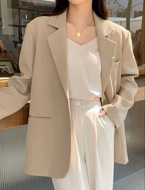 Young Professor Outfit Women, Blazer Casual Outfit Women, Korean Suits Women, Elegant Korean Outfit, Smart Casual Women Outfits Classy, Wedding Outfits For Guest, Formals For Women, Korean Business Casual, Business Suits For Women