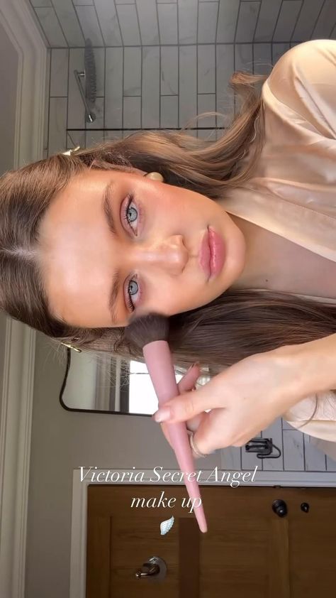 Victoria Secret Angel Makeup, Angel Makeup Tutorial, Victoria Secret Angel, Angel Makeup, Makeup Artist Tips, Face Makeup Tips, Face Makeup Tutorial, Victoria Secret Makeup, Makeup Tutorial Video