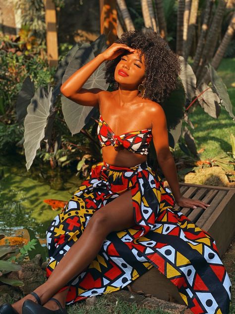 #lookoftheday #lookgringa #primavera #primaveraverão #lojasstyle #blackpower #pretaslindas #pretas #model #ensaiofotografico #job #pretosnotopo #melanina #blackwoman Look Afro, Dominican Republic Outfits, Black Is King, Spanish Outfits, Afrocentric Fashion, African Outfits, Afro Style, Earthy Outfits, Afro Punk