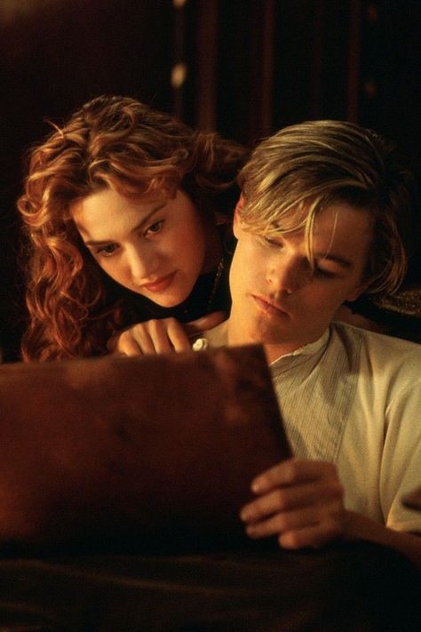 Titanic [1997] Titanic Drawing Scene, Titanic Drawing, Titanic Quotes, Titanic Kate Winslet, Leo And Kate, Jack Dawson, Titanic Movie, Movie Mistakes, Meg Ryan