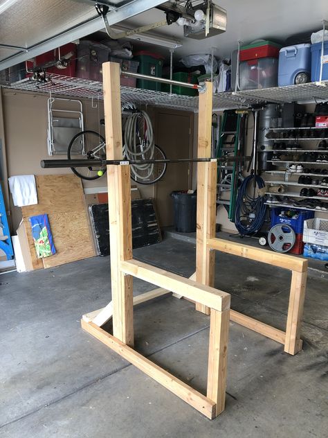 Home Made Squat Rack, Wood Exercise Equipment, Homemade Squat Rack, Diy Weight Storage Rack, Diy Squat Rack Wood, Diy Workout Equipment, Pull Up Bar Diy, Squat Rack Diy, Diy Squat Rack