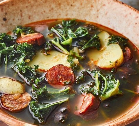 Caldo Verde Recipe, Chicken Kale Soup, Chorizo Potato, Chorizo Soup, Sausage And Kale Soup, Chicken Kale, Chorizo And Potato, Hearty Soup Recipes, Kale Soup