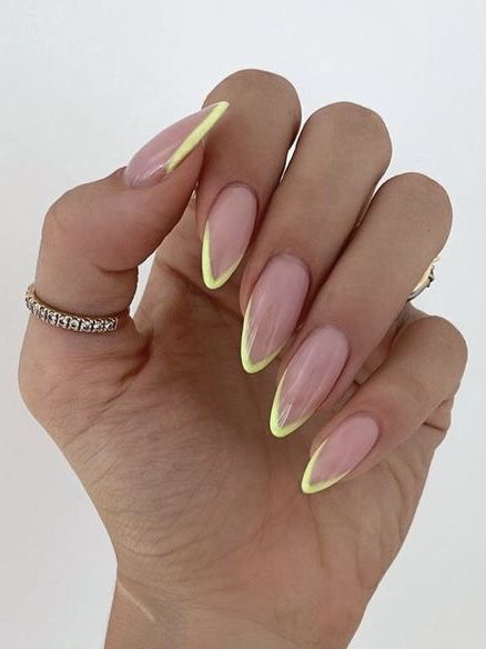 Trendy Nails 2023 Summer Almond, Outline French Tip Nails Almond, Vacation Nails Almond Shape French Tip, Nails Summer Oval, Round Summer Nails 2023, Neutral Summer Nails Almond, Sheer Dark Pink Nails, August Nails 2023 Almond, Color French Tip Nails Almond