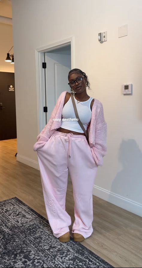 Clothes Black Women Fashion, Cute Two Piece Outfits Black Women, All Pink Outfit Summer, Basic But Stylish Outfits, Pink Chill Outfit, Kith Outfits Women, Simple Feminine Outfits Casual, Jaded London Aesthetic, Baddie Concert Outfits Summer