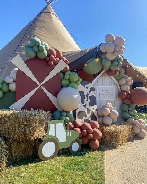 All About Balloons | A Legend-dairy 1st Birthday 🐮 . . . . #1stbirthday #elari #elarimademedoit #1stbirthdayideas #1stbirthdayballoons #farm #balloons… | Instagram Farm Boy Birthday Party, 1st Birthday Farm Theme Boys, Farm Decorations Party, Farm 1st Birthday Boy, Farm Balloons, Farm First Birthday Party, Tractor Birthday Party, 1st Birthday Balloons, Farm Theme Birthday