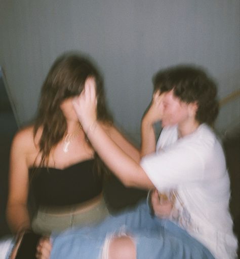 #friends #aesthetic #besties #bestfriendgoals #duo Duo Asthetic Picture, Aesthetic Duo Pic Ideas, Faceless Duo Pics, Logan And Louise, Duo Friends Aesthetic, Duo Selfie Poses, Duo Instagram Pictures, Pic Ideas For Duos, Two Best Friends Aesthetic