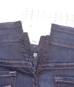 Expanding jeans too tight in the waist since to fit everywhere else they are always tight in the waist Sewing Jeans, Upcycling Clothes, Sewing Pants, Sewing Alterations, Diy Jeans, Adaptive Clothing, Simple Sewing, Denim Ideas, Recycle Jeans