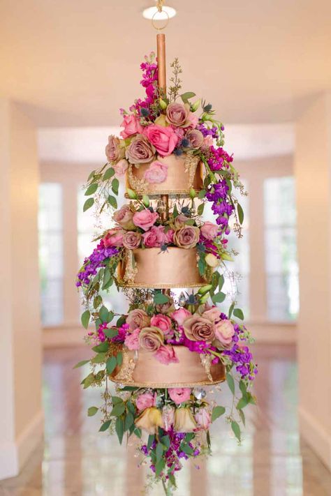 Hanging Wedding Cake, Green And Purple Wedding Cake, Green And Pink Wedding Cake, Wedding Cake Pink And Green, Wedding Cake Purple And Green, Bright Pink Wedding Cake, Suspended Wedding Cake, Hanging Cake, Chandelier Cake