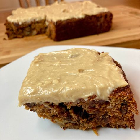 Grain-Free Carrot Cake with Creamy Cashew Frosting Cashew Frosting, Baking With Coconut Flour, Scd Recipes, Grain Free Desserts, Specific Carbohydrate Diet, Spring Treats, Happy Gut, Decadent Cakes, Carbohydrate Diet