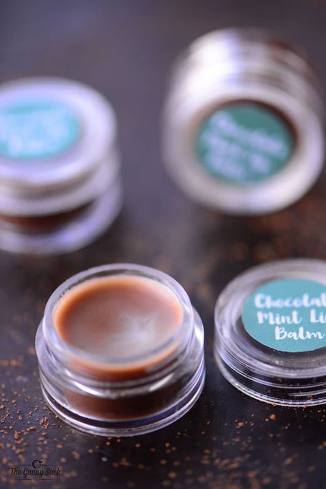 Chocolate Mint Lip Balm Recipe Gifts For Girls Birthday, Lip Balm Recipe, Mint Lip Balm, Homemade Eye Cream, Balm Recipe, Homemade Moisturizer, Homemade Items, Diy Chocolate, Lip Balm Recipes