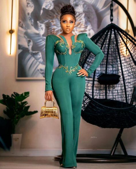 Jumpsuits For Weddings, Veekee James, Jumpsuit Styles, Nigerian Fashion Designers, Juice Dispenser, Stylish Naija, Matric Dance, Classy Jumpsuit, Court Wedding