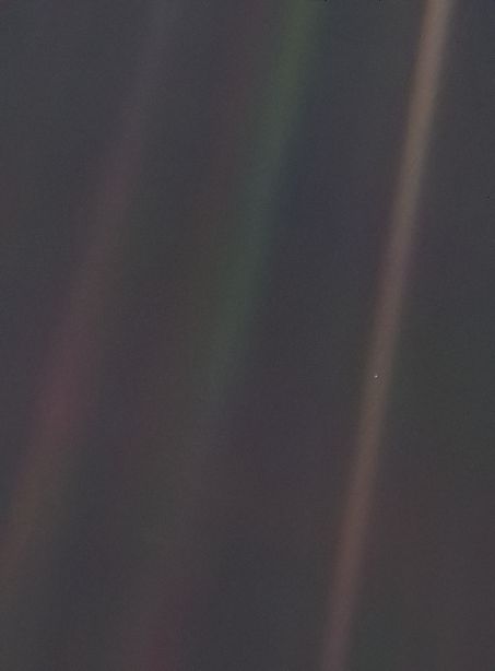 The Pale Blue Dot.  A portrait of Earth taken by Voyager I as it left the Solar System.  Look closely in the brown line on the right. Voyager 1, Beautiful Universe, Pale Blue Dot, Space Stuff, Earth Photos, Earth Pictures, Dots Wallpaper, Quantum Mechanics, The Solar System